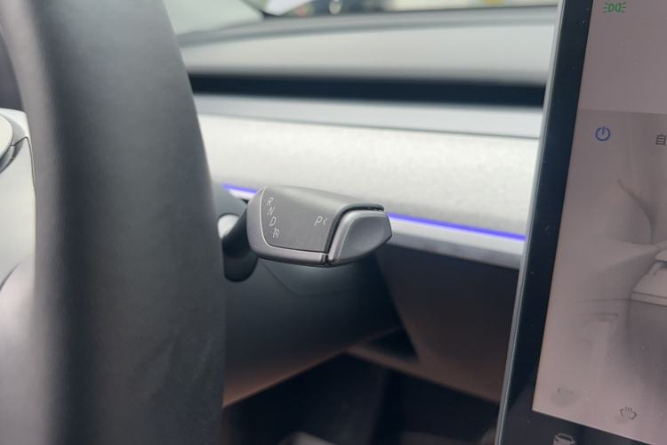 Used Tesla Model Y 2024 Long-Range All-Wheel-Drive Version
