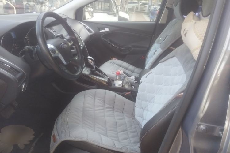 Used Ford Focus 2012 Sedan 1.6L Automatic Fashion Edition
