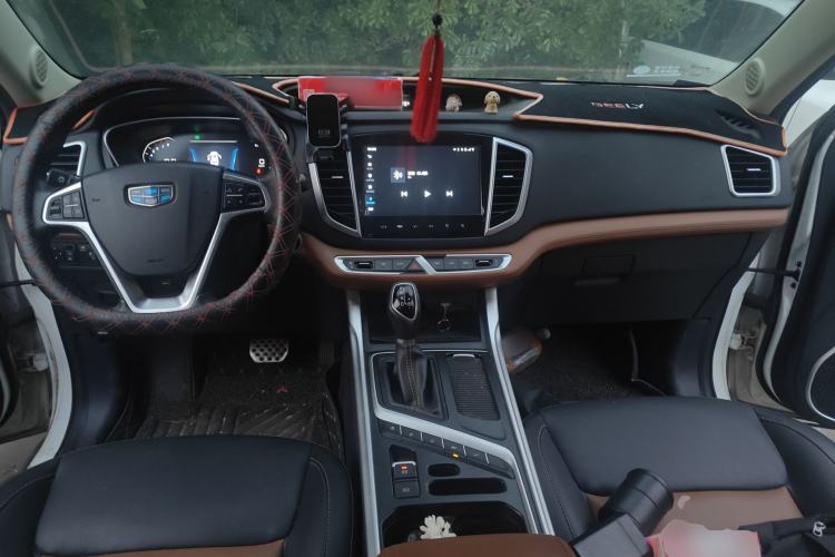 Used Geely Auto Vision X6 2018 1.4T CVT 4G Connected Flagship Edition Center Console