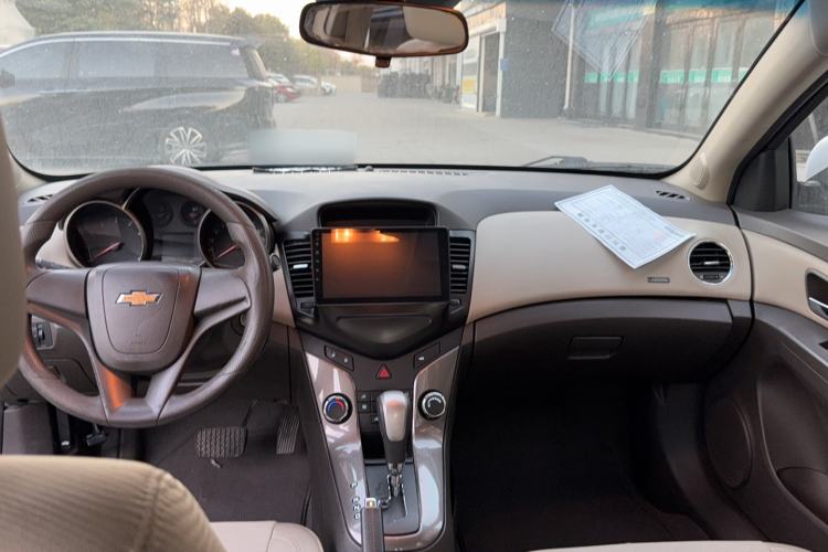 Used Chevrolet Cruze 2015 1.5L Classic SE AT Interior 3