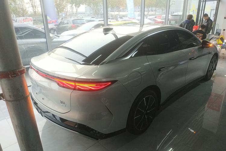 Used BYD Han L 2025 DM-i 200KM LiDAR Luxury Model