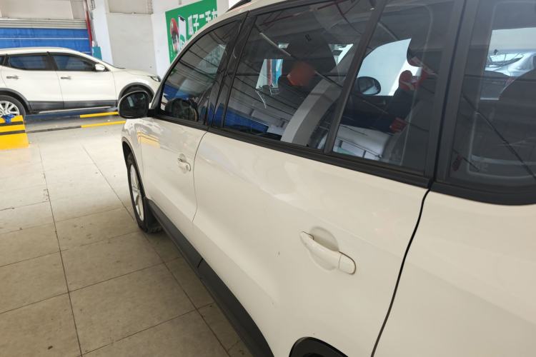 Used Volkswagen Tiguan 2015 1.8TSI Automatic Two-Wheel Drive Comfort Edition Exterior 1