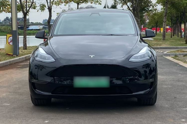 Used Tesla Model Y 2022 Long-Range All-Wheel-Drive Version