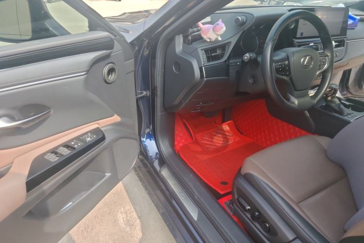 Used Lexus ES 2022 200 Excellence Edition Driver Seat