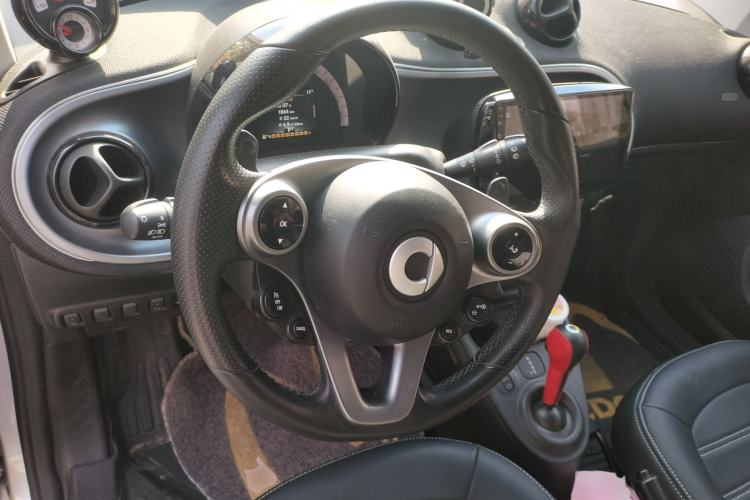 Used smart fortwo 2015 1.0L 52 kW Hardtop Passion Edition
