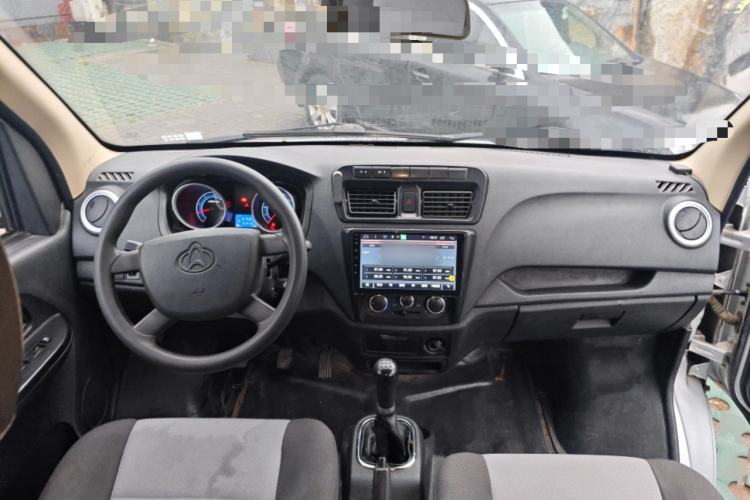 Used CHANGAN KAICHENG Ruixing M60 2019 1.5L Business Model China VI Van with 5 Seats DAM15KR Center Console