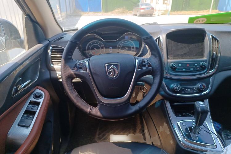 Used Baojun 560 2016 1.8L iAMT Elite Edition
