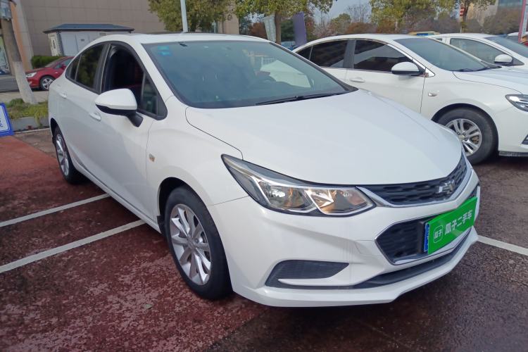 Used Chevrolet Cruze 2018 Revised Version 320 Automatic Pioneer Edition Front Right 45 Deg