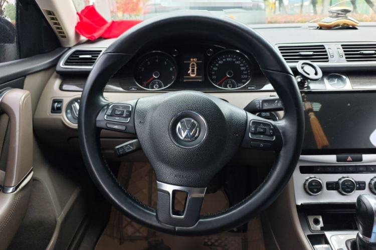 Used Volkswagen Magotan 2012 1.8TSI Prestige Model Steering Wheel