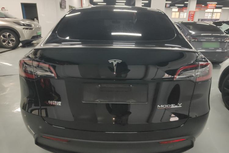 Used Tesla Model Y 2023 High-Performance All-Wheel-Drive Version