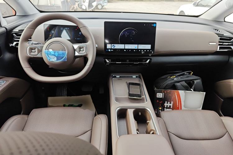 Used Wuling Wuling Starlight 730 2025 Model Plug-in Hybrid 125km Luxury Edition
