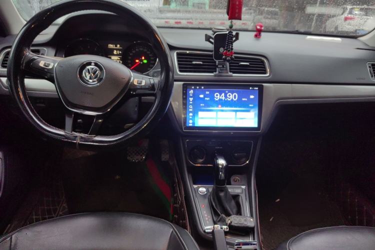 Used Volkswagen Lavida 2017 1.6L Automatic Comfort Edition
