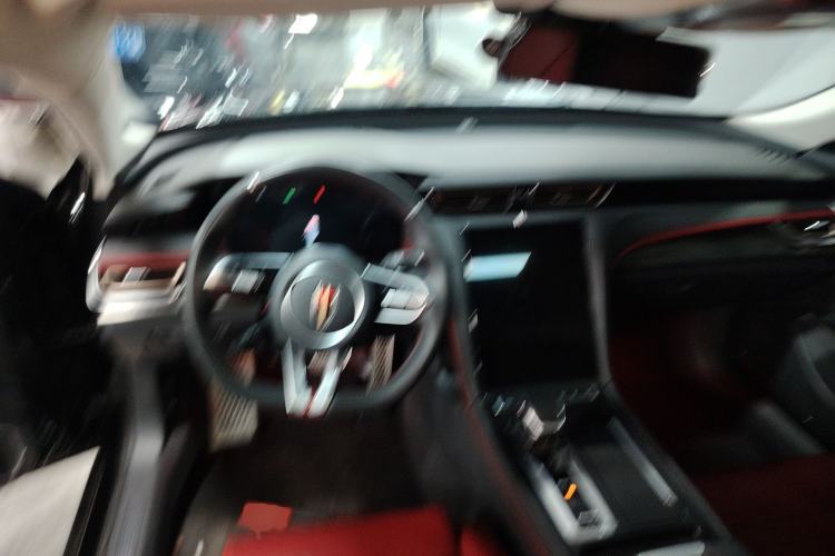 Used Hongqi H6 2023 2.0T Zhiyi Version Center Console