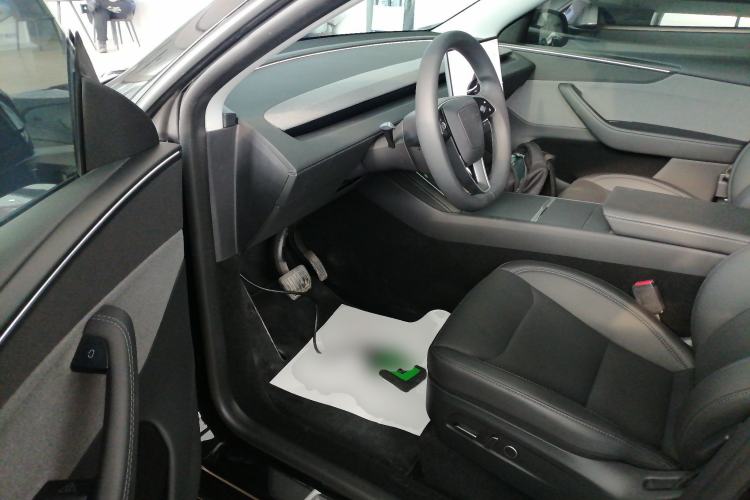 Used Tesla Model Y 2025 Rear-Wheel-Drive Version