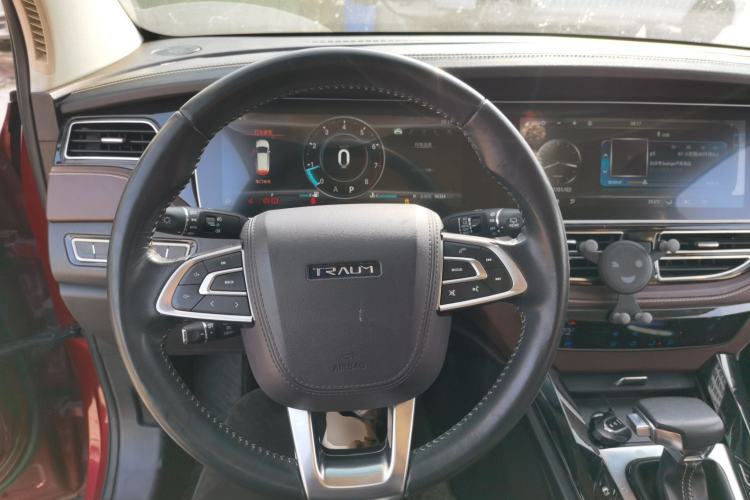 Used TRAUM S70 2018 1.5T Automatic Luxury Sporty 7-Seater
