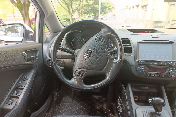 Used Kia K3 2015 1.6L Automatic DLX Steering Wheel