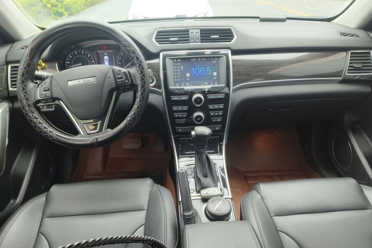 Used Haval H2 2016 Red Label 1.5T Automatic Two-Wheel Drive Elite Model Center Console