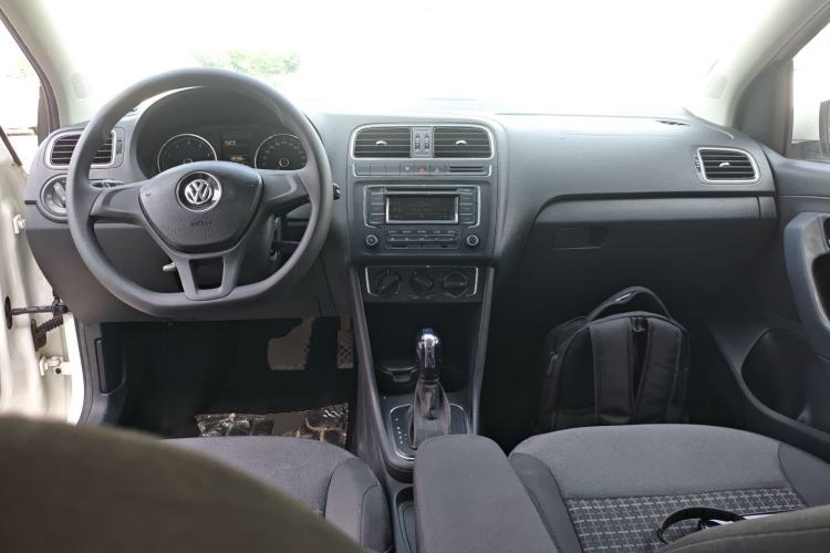 Used Volkswagen Polo 2014 1.4L Automatic Comfort Edition Center Console