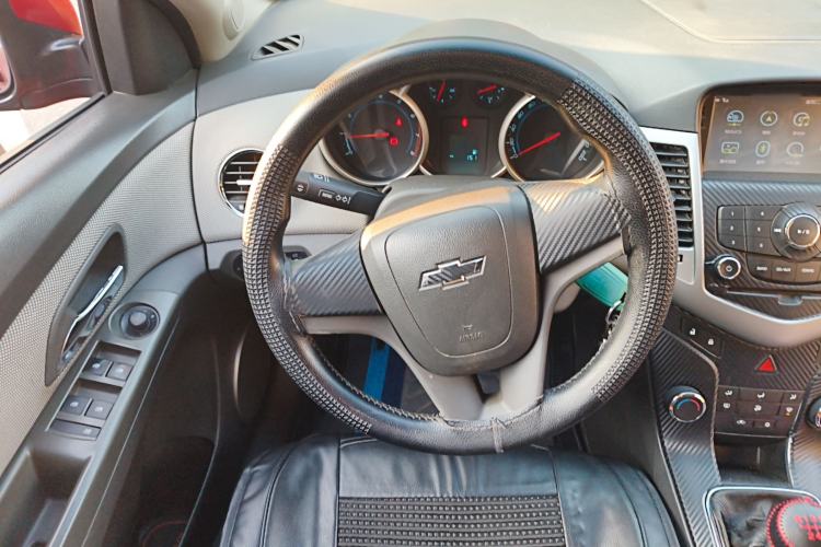 Used Chevrolet Cruze 2013 1.6L SE MT Steering Wheel