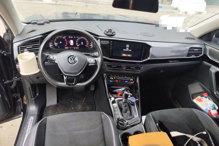 Used Volkswagen Tayron 2020 330TSI Two-Wheel Drive Luxury Connected Pro Edition Center Console