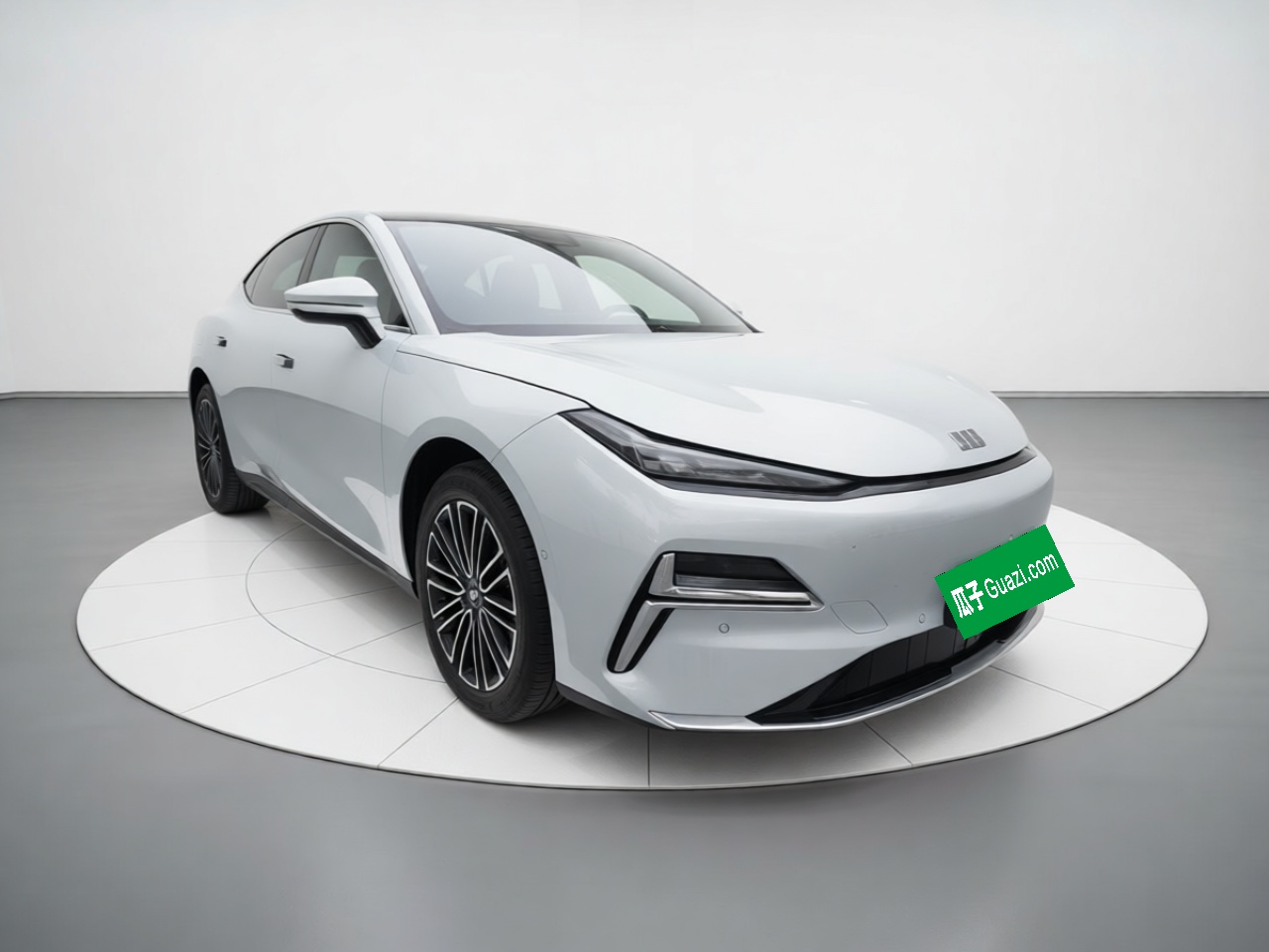 Geely Galaxy 8 2025 130km EM-i Deluxe Edition — снимка 3
