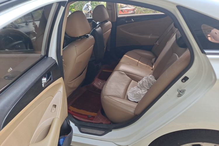 Used Hyundai Sonata 2011 2.0L Automatic Top-Grade Version