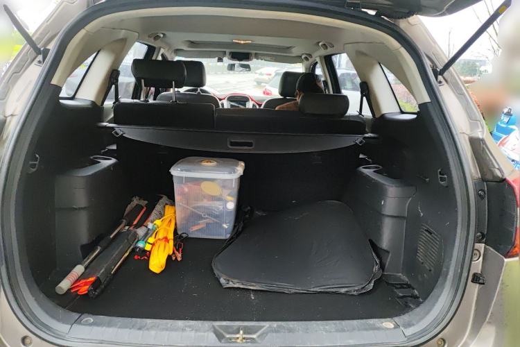 Used JMC Yusheng S350 2014 2.4T Automatic 2WD Diesel Luxury Version with Sunroof 5 Seats Trunk