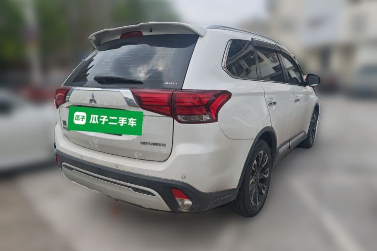 Used Mitsubishi Outlander 2019 2.4L 4x4 Zhi Xiang Edition 5 Seats China V Emission Standard Rear Right 45 Deg