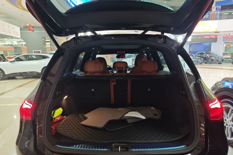 Used Mercedes-Benz GLC 2025 Refresh GLC 260 L 4MATIC Dynamic Edition Trunk