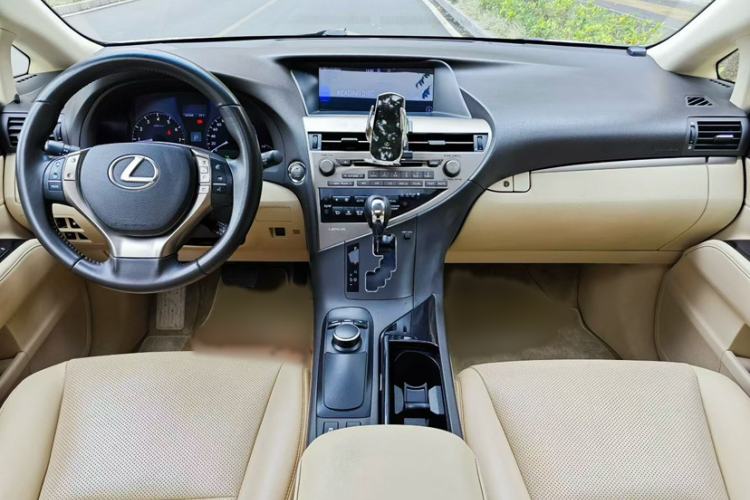 Used Lexus RX Classic 2013 270 Elegant Edition Interior 4