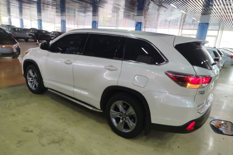 Used Toyota Highlander 2017 2.0T Two-Wheel Drive Luxury Edition 7 Seats Rear Left 45 Deg