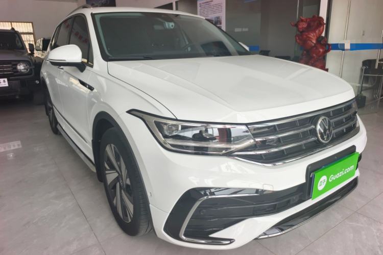 Used Volkswagen Tiguan L 2023 Restyled 330TSI Automatic Two-Wheel Drive R-Line Enhanced Comfort Version Front Right 45 Deg