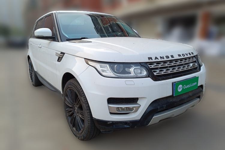 Used Land Rover Range Sport 2014 3.0 SC V6 HSE Front Right 45 Deg