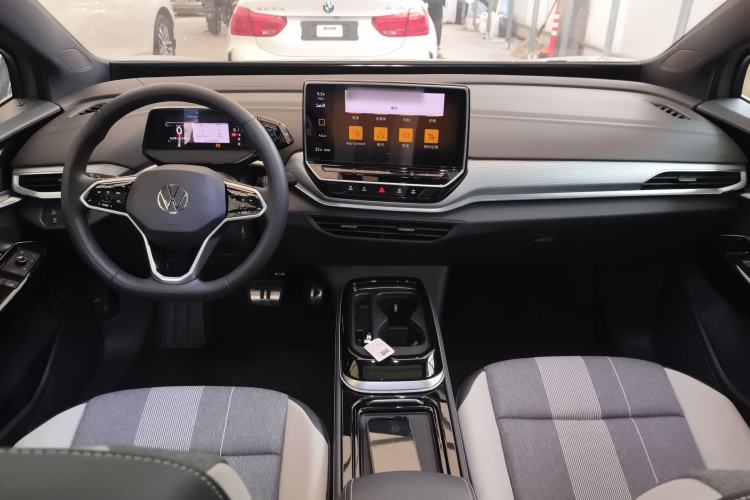 Used Volkswagen ID.4 CROZZ 2024 PURE+ model Center Console