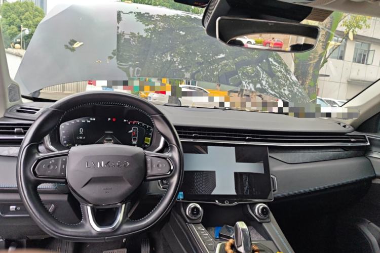 Used Lynk & Co 05 2020 2.0TD Two-Wheel Drive Shine Halo Center Console