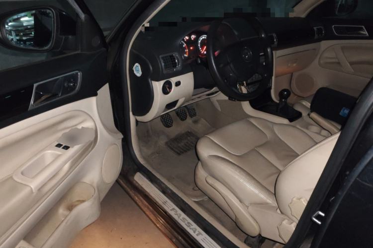 Used Volkswagen Passat 2009 1.8T Manual Luxury Model
