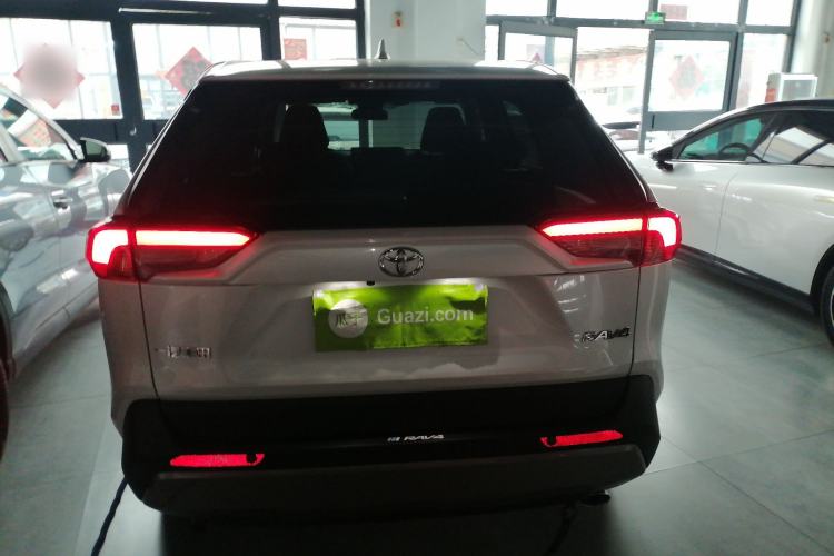 Used Toyota RAV4 2023 2.0L CVT Two-Wheel Drive Fashion Edition