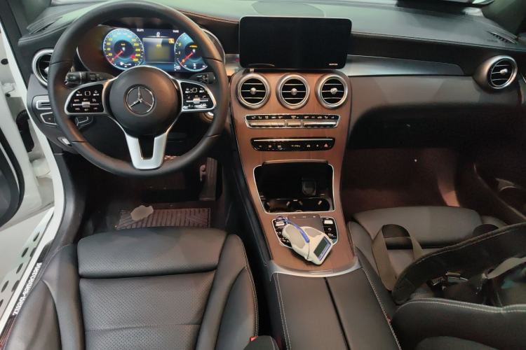 Used Mercedes-Benz GLC 2020 Facelifted GLC 300 L 4MATIC Luxury Edition Center Console