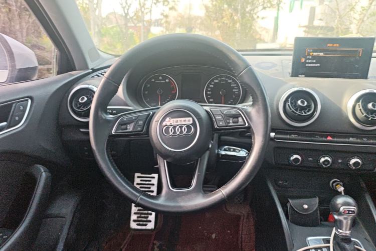 Used Audi A3 2018 30th Anniversary Edition Limousine 35 TFSI Fashion Model Steering Wheel