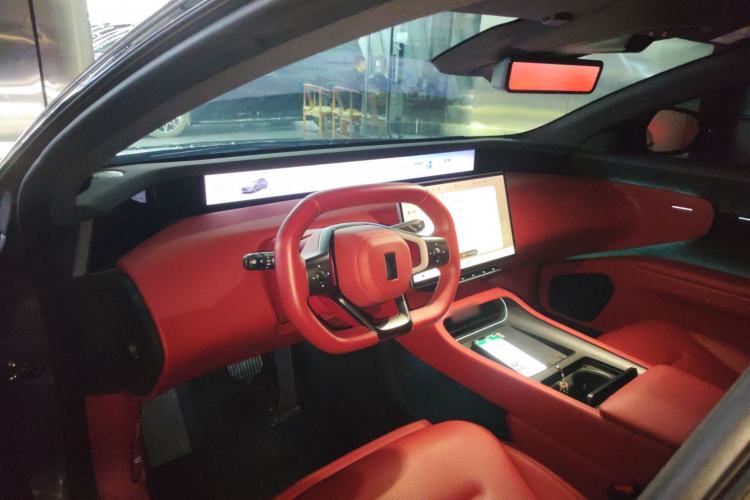 Used Avatr 12 2025 Year Updated Ultra Extended-Range Version Center Console