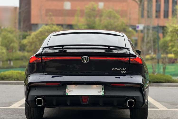 Used Changan UNI-V iDD 2023 ZhiDian iDD 1.5T 113km ZhiKu Model
