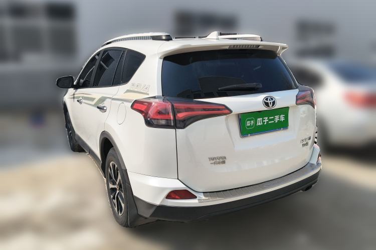Used Toyota RAV4 2016 2.0L CVT Two-Wheel Drive Fashion Edition China V Standard