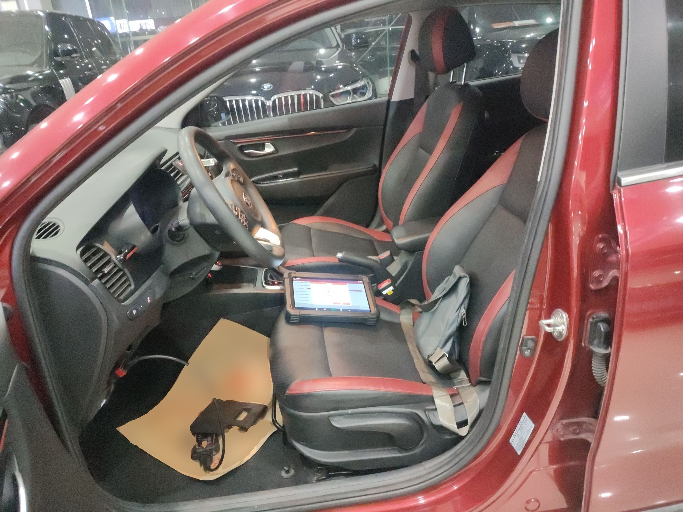 المقاعد الأمامية داخل السيارة