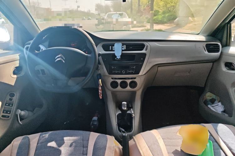 Used Citroen Elysee 2014 1.6L Manual Fashion Edition Center Console