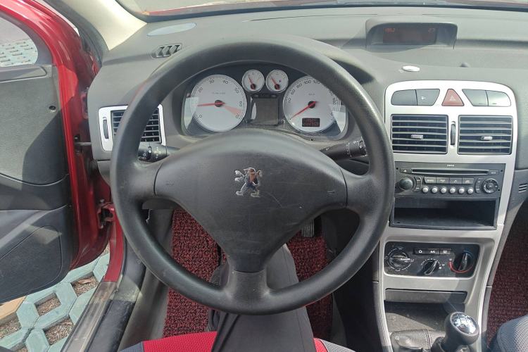 Used Peugeot 307 2008 Hatchback 1.6L Manual Deluxe Edition Steering Wheel