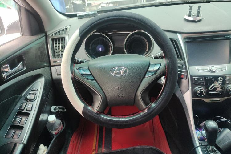 Used Hyundai Sonata 2011 2.0L Automatic Luxury Edition
