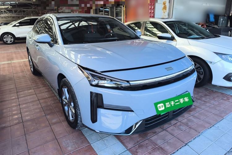 Used Geely Galaxy L6 2025 EM-i 140km Long-Range Version
