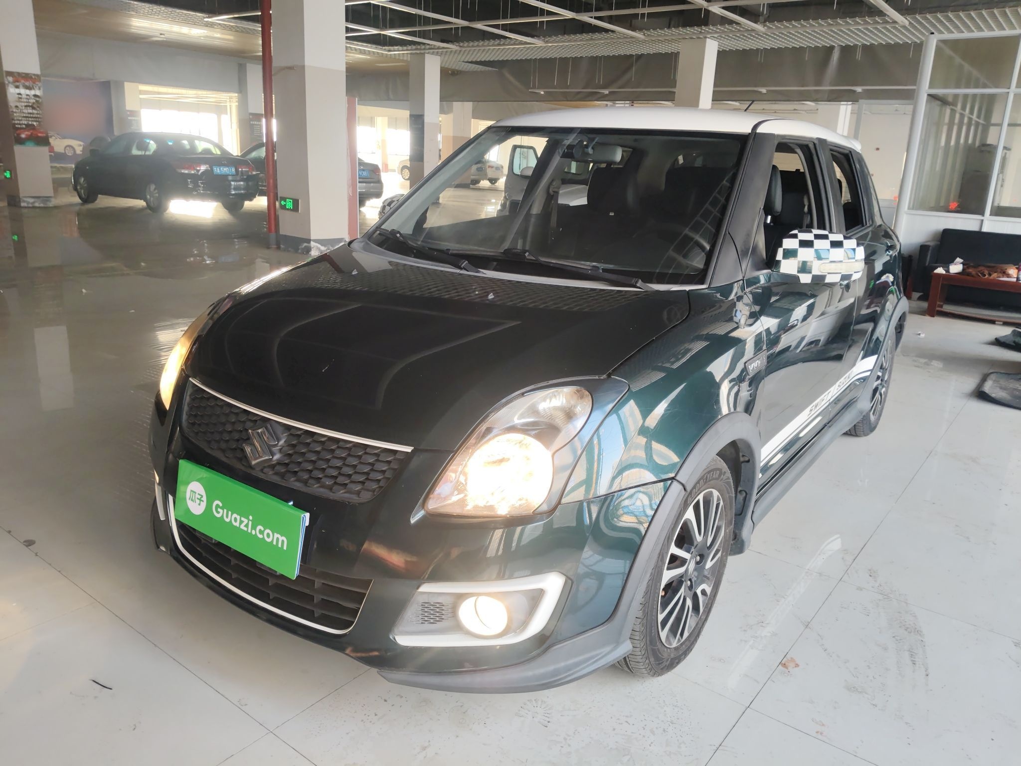 Под передней частью автомобиля