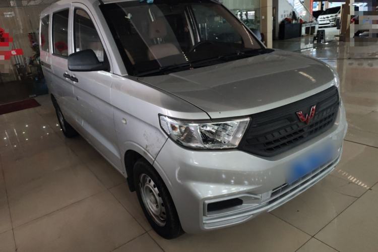 Used Wuling Hongguang V 2022 1.5L Jingqu Edition Electric-Assist LAR Exterior 1