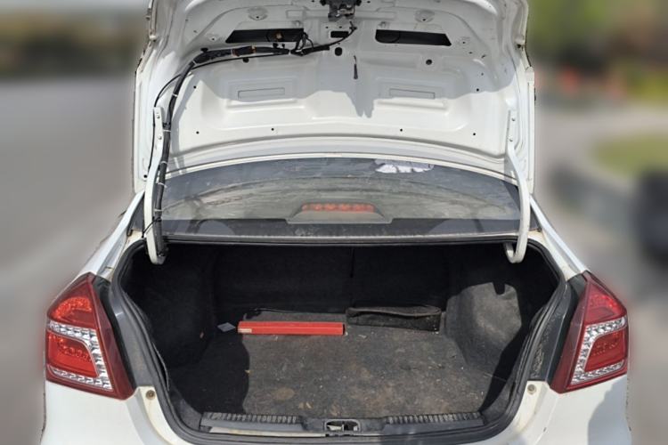 Used Geely Auto Diamond 2017 1.5L Manual Value-Added Model Trunk